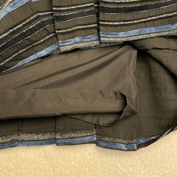 NWT Forever 21 Striped Structured Midi Dress. Size M - Picture 8 of 10